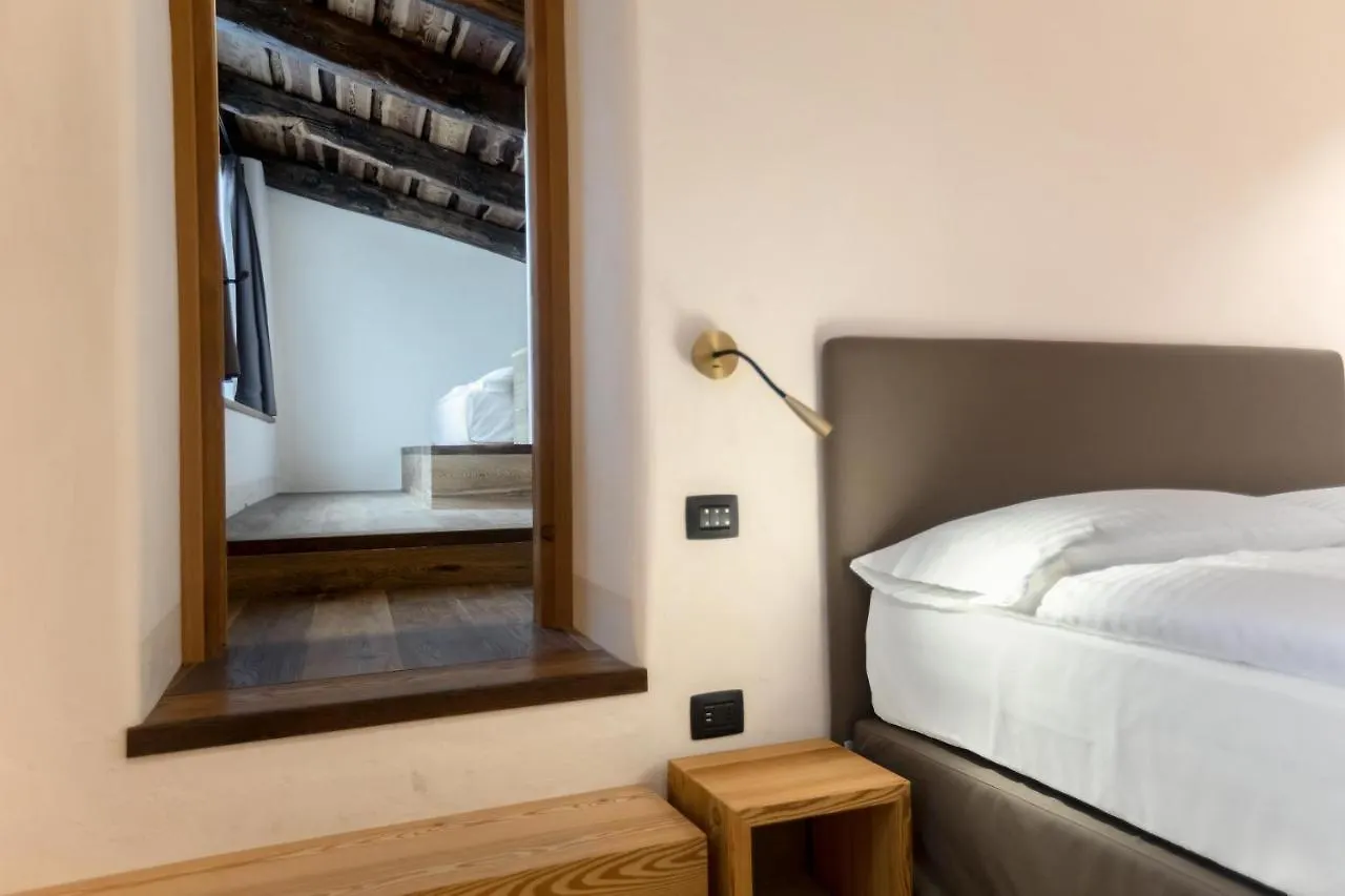 Curt Di Clement Eco Mobility Hotel Tirano