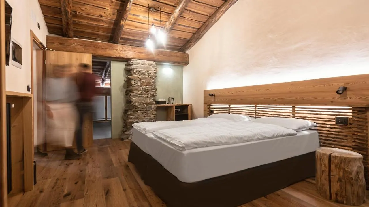Curt Di Clement Eco Mobility Hotel Tirano 4*,