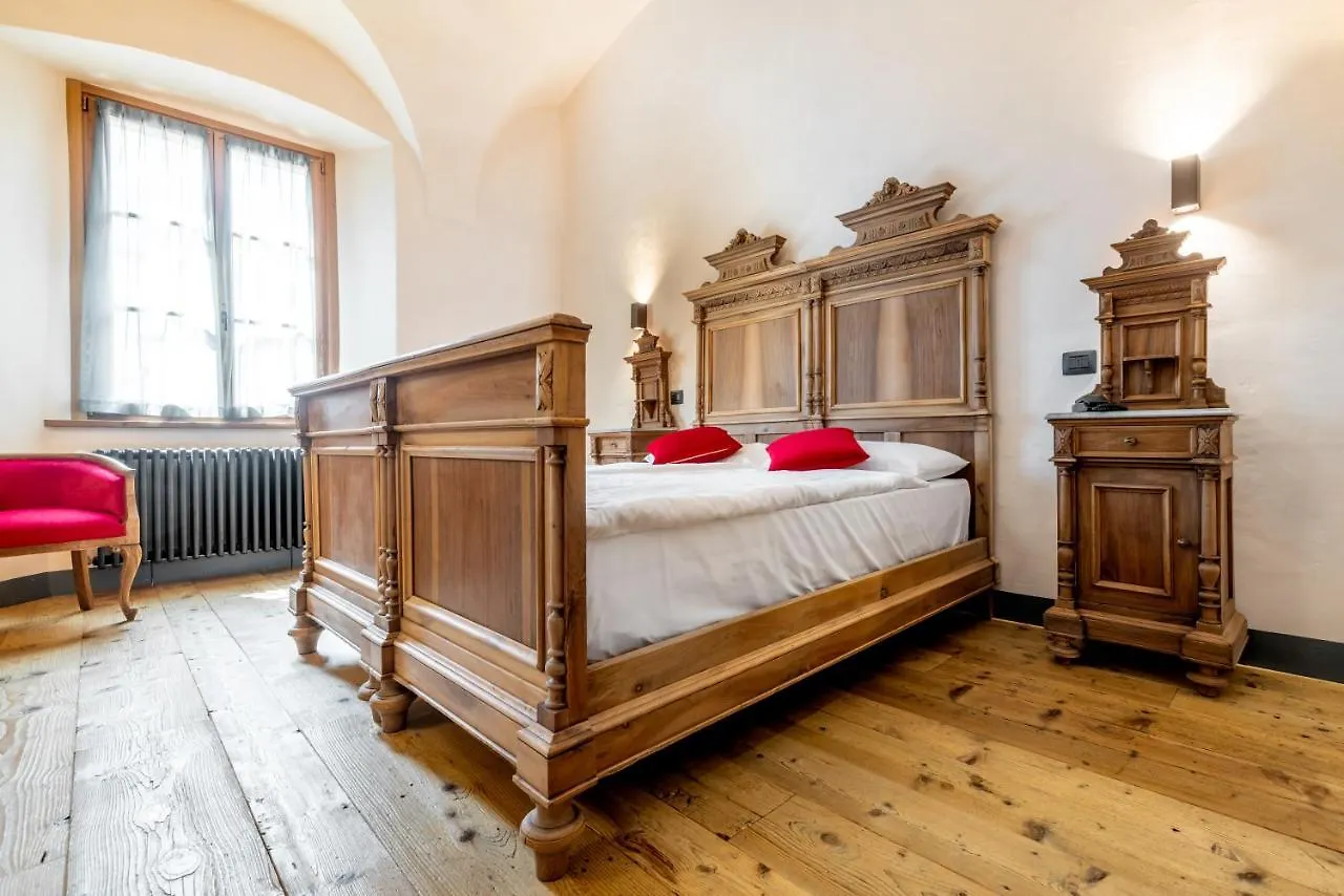 Curt Di Clement Eco Mobility Hotel Tirano 4*,