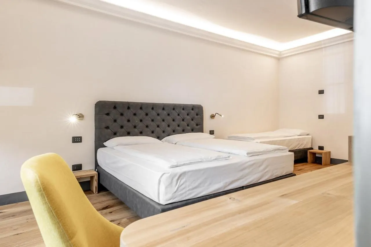 Curt Di Clement Eco Mobility Hotel Tirano