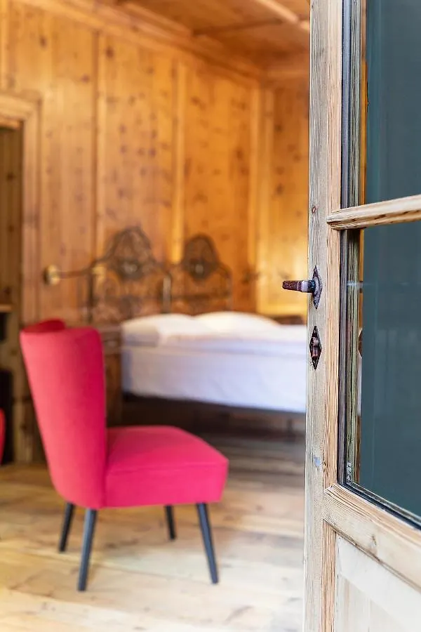 Curt Di Clement Eco Mobility Hotel Tirano
