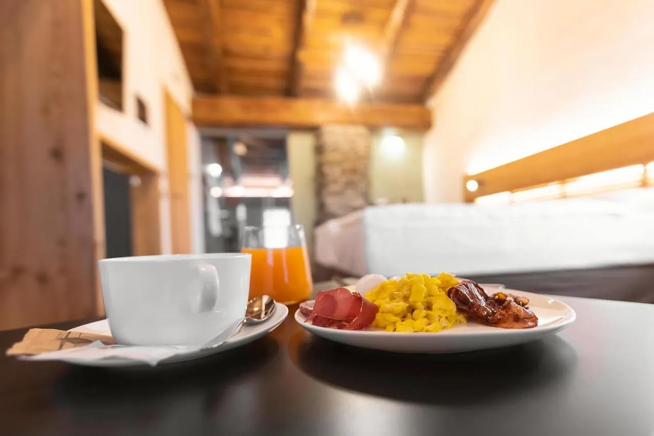 Curt Di Clement Eco Mobility Hotel Tirano