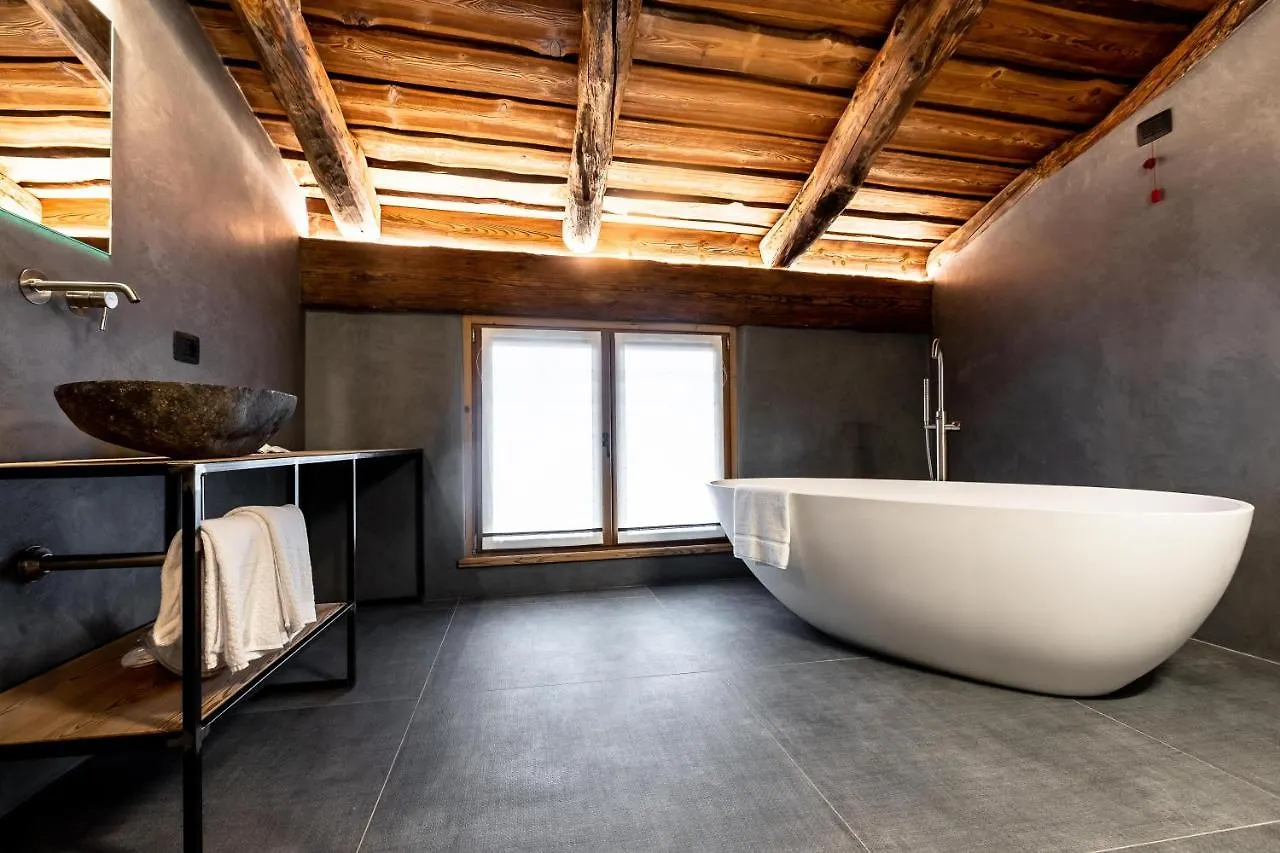 Curt Di Clement Eco Mobility Hotel Tirano
