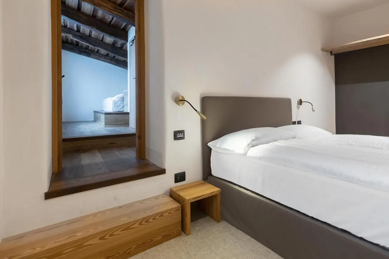 Curt Di Clement Eco Mobility Hotel Tirano