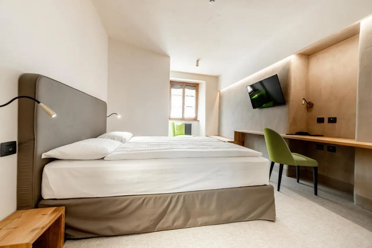 Curt Di Clement Eco Mobility Hotel Tirano Italy