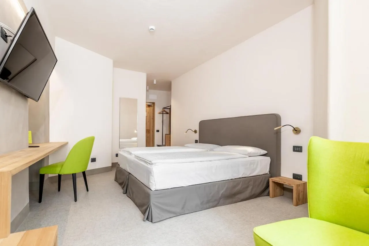 ****  Curt Di Clement Eco Mobility Hotel Tirano Italy
