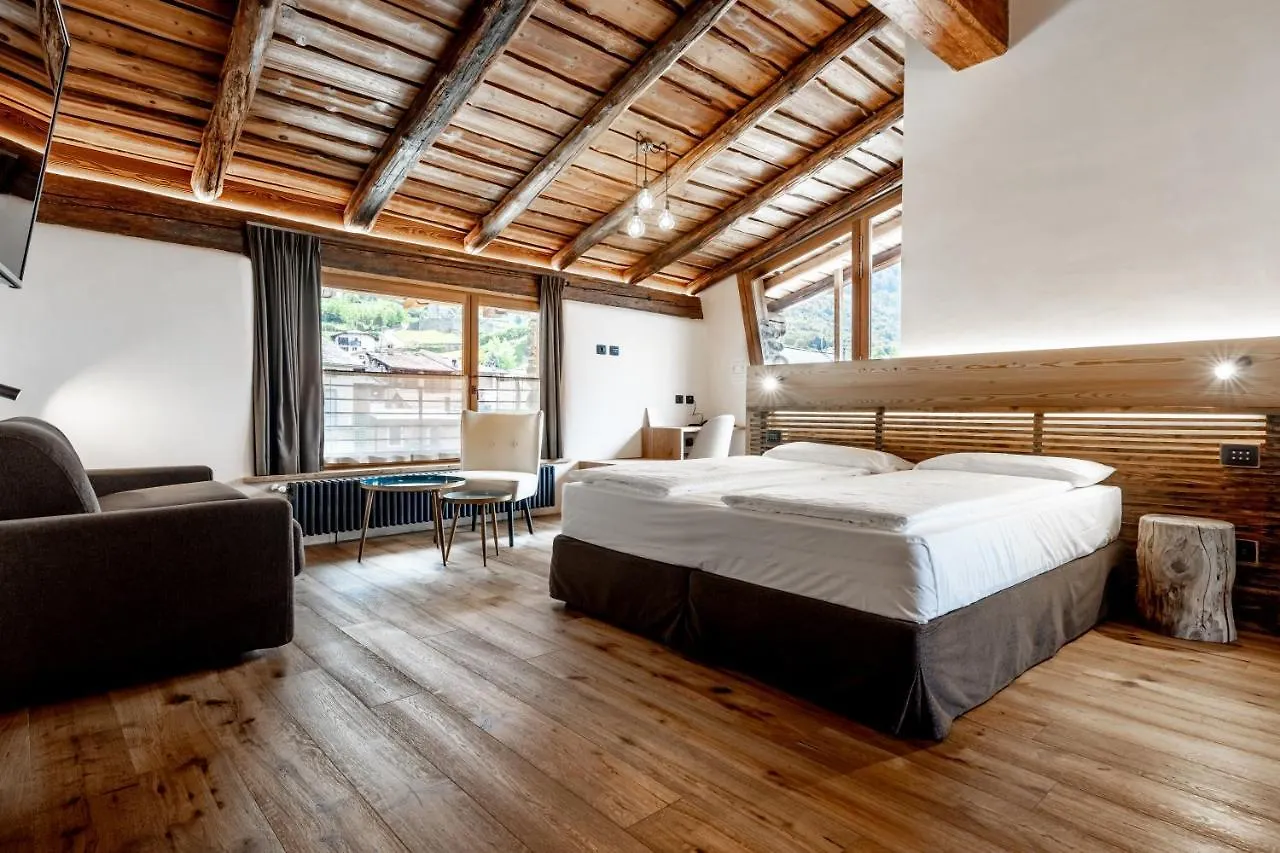 Curt Di Clement Eco Mobility Hotel Tirano 4*,