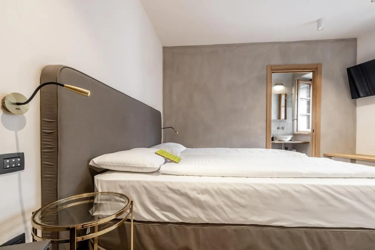 Curt Di Clement Eco Mobility Hotel Tirano